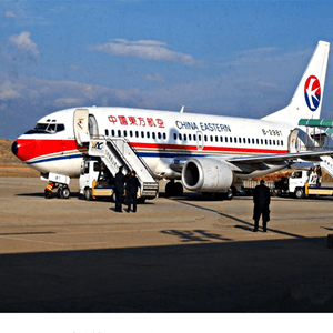 额济纳旗桃来机场托运航空快运业稳步发展的原因是什么？